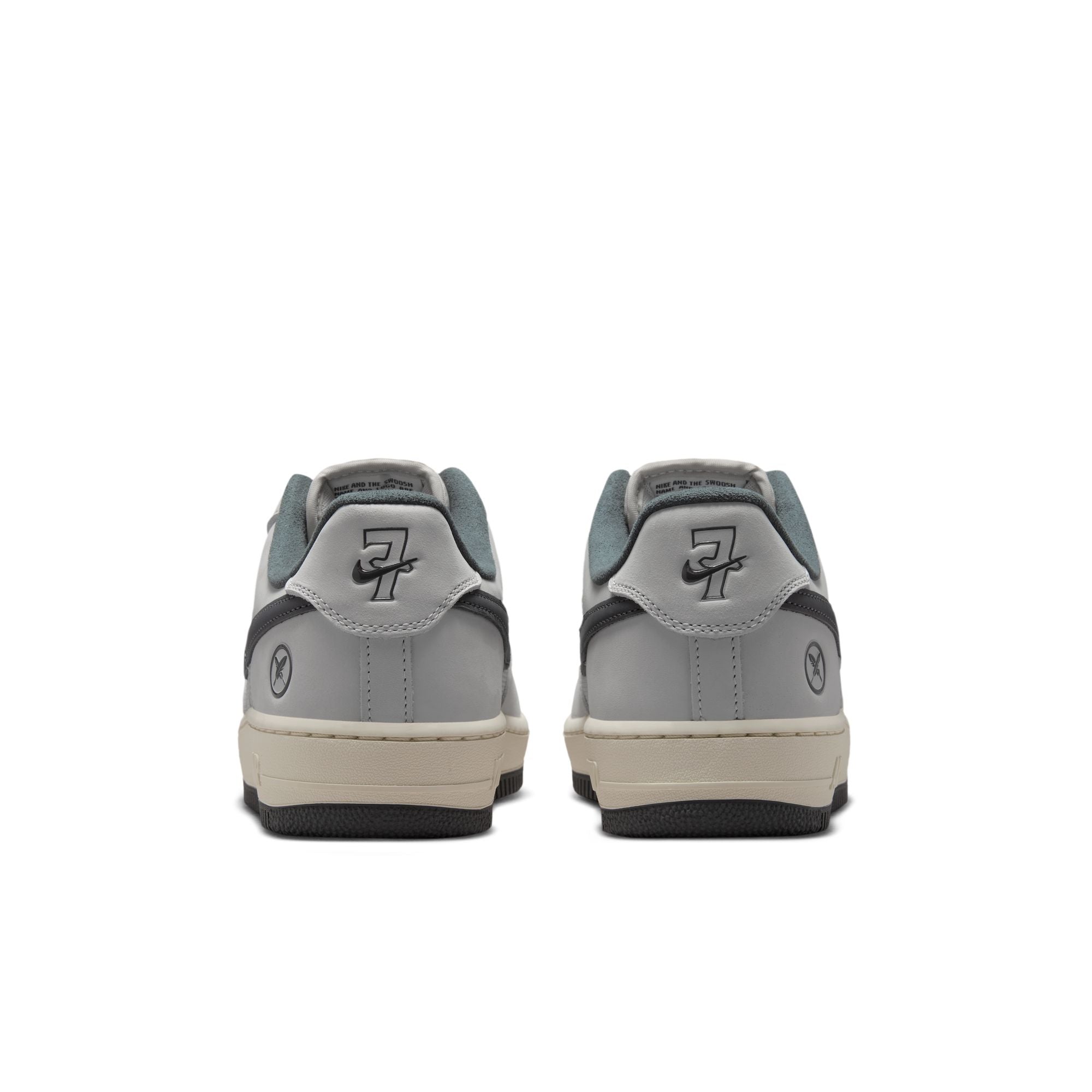 Air Force 1 x Yuto - "Os Clair et Gris Fer" Blanc/Gris Fer/Blanc/Lait de Coco
