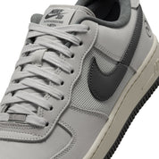 Air Force 1 x Yuto - "Os Clair et Gris Fer" Blanc/Gris Fer/Blanc/Lait de Coco
